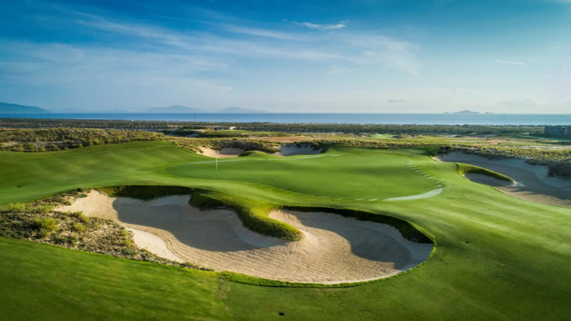 Khu vực sân Golf đạt chuẩn quốc tế Khu vực sân Golf đạt chuẩn quốc tế